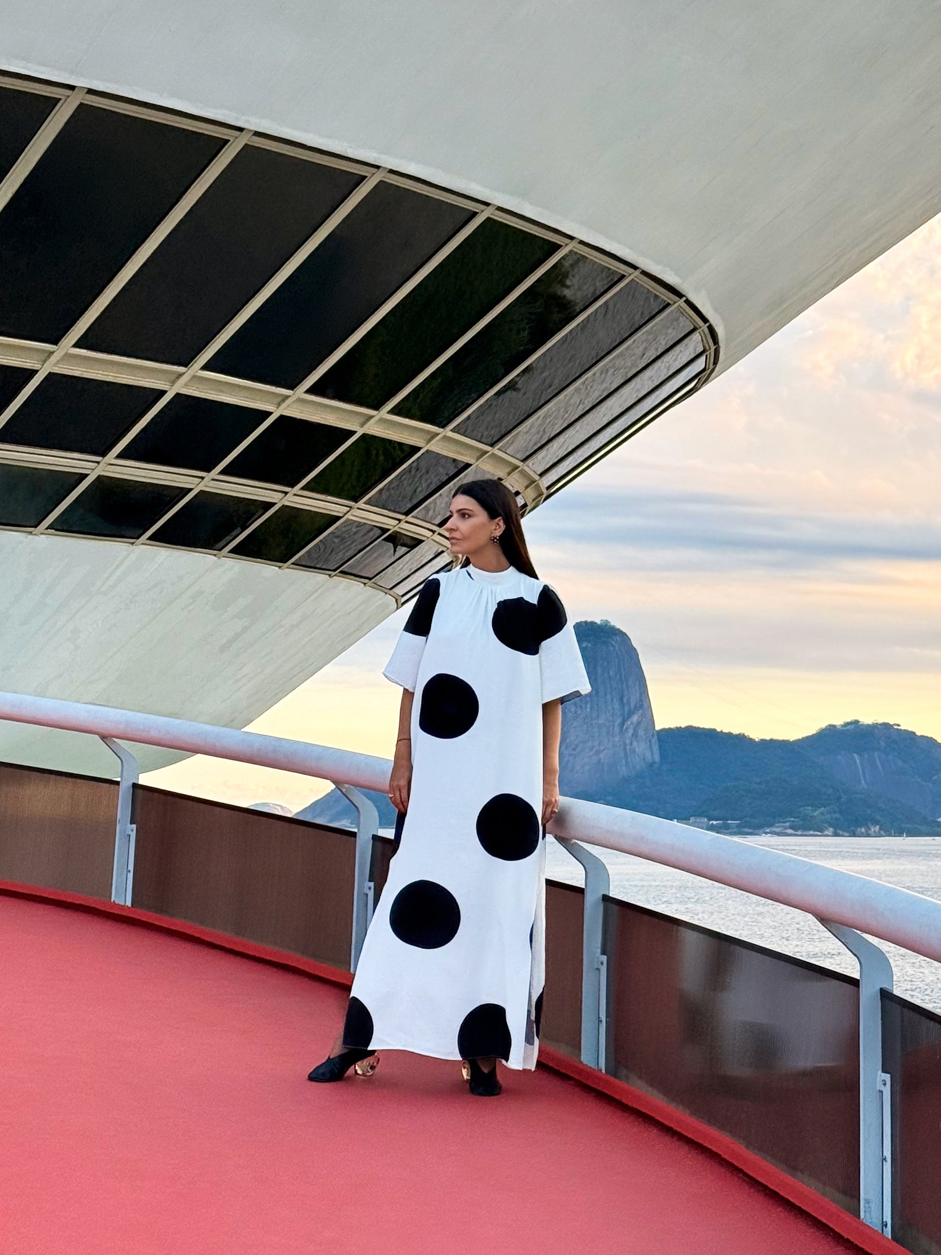 Vestido Bolas